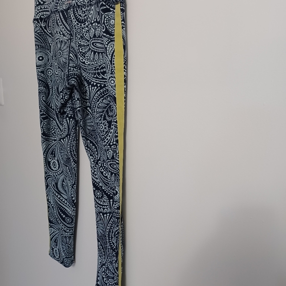 Aerie Chill Play Move High Waist Paisley Print Leggings - Picture 6 of 7